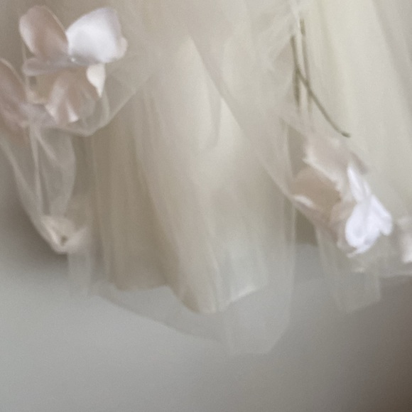 🌸Stunning Kids Dream flower girl/formal/first communion girls gown size 5/6. - Picture 7 of 16